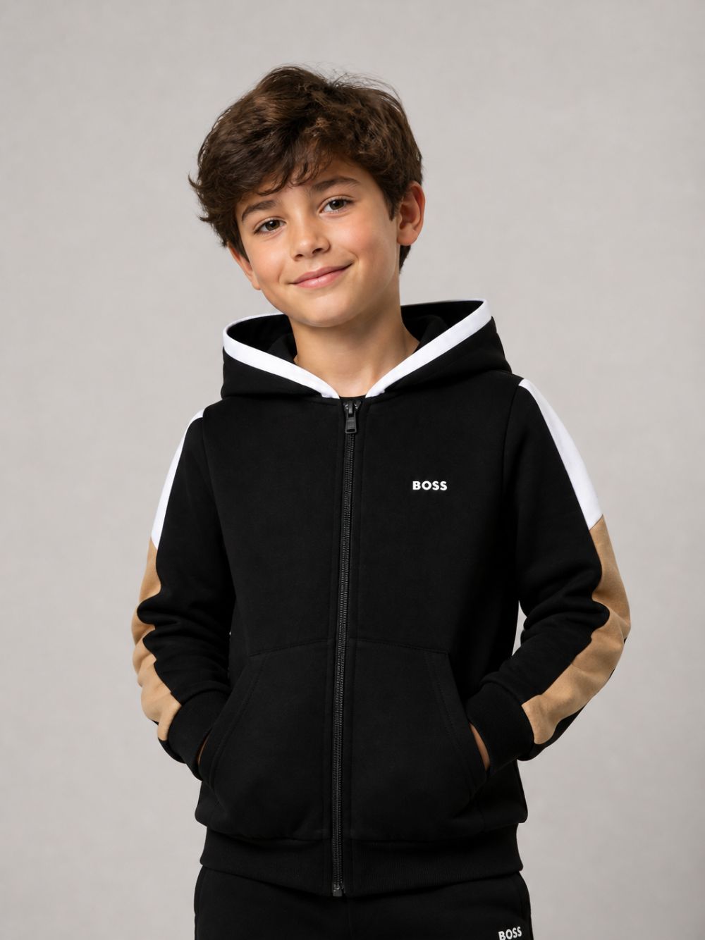 Felpa per bambino Boss Kids nera con logo sul davanti J53368 09B BOSS KIDS