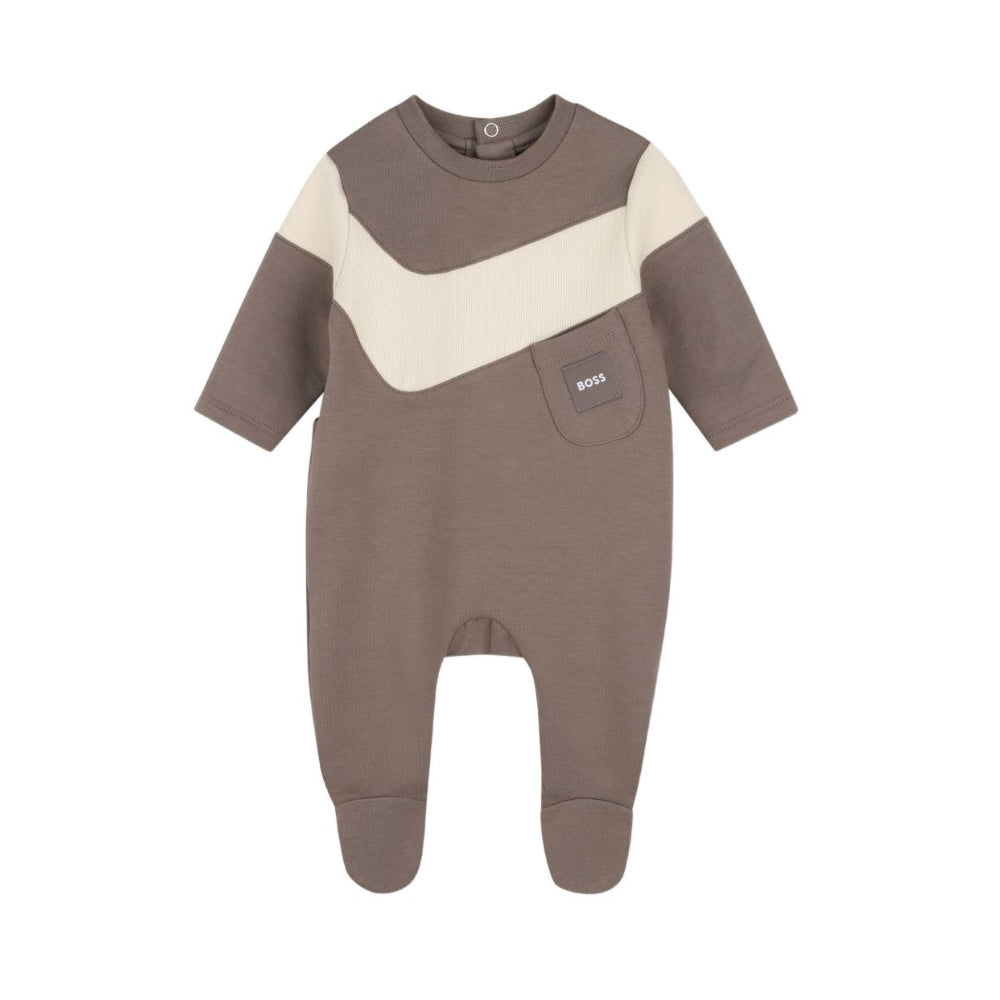 Tutina per neonato Boss Kids marrone con applicazione frontale con logo J53603 31D BOSS KIDS