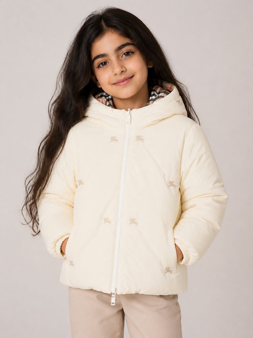 Giubbino per bambina Burberry Kids bianco design reversibile 8131091 C3997 BURBERRY KIDS