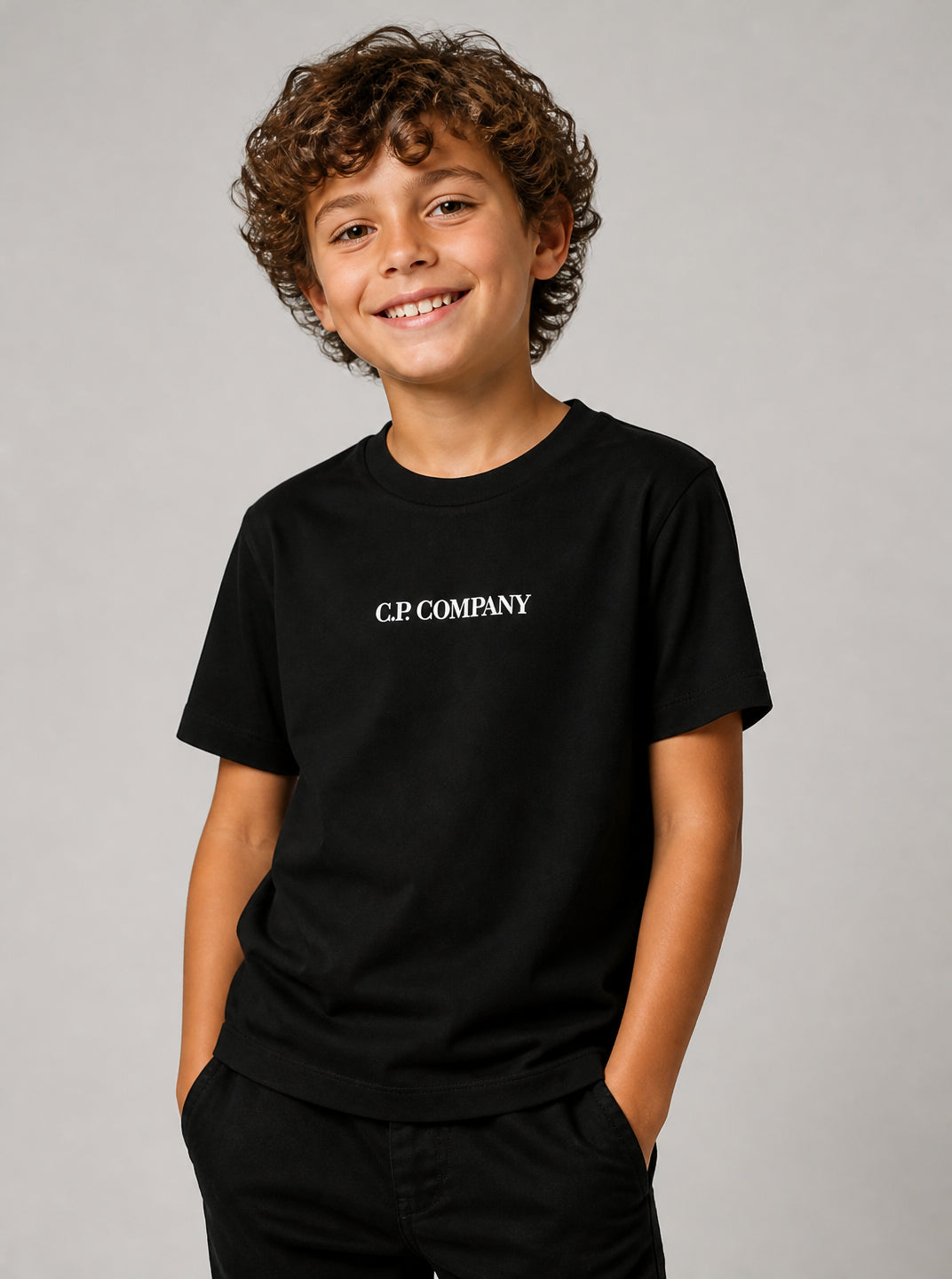 T-shirt per bambino C.P. Company Kids nera con logo sul davanti CMM00ULAA17 60100 C.P.COMPANY KIDS