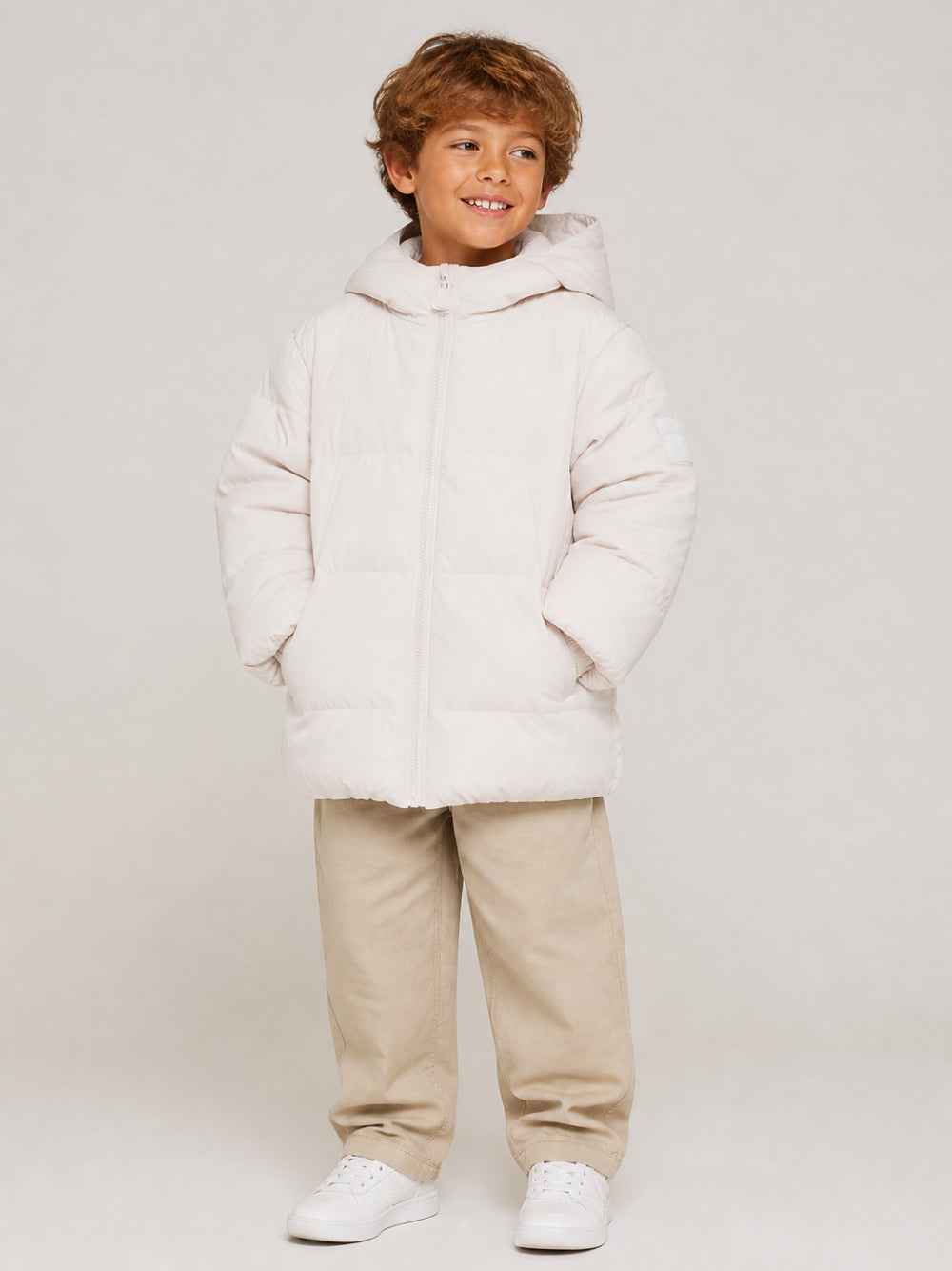 Piumino per bambino Emporio Armani Kids bianco con design imbottito EB001651 AF26005 U1009 EMPORIO ARMANI KIDS