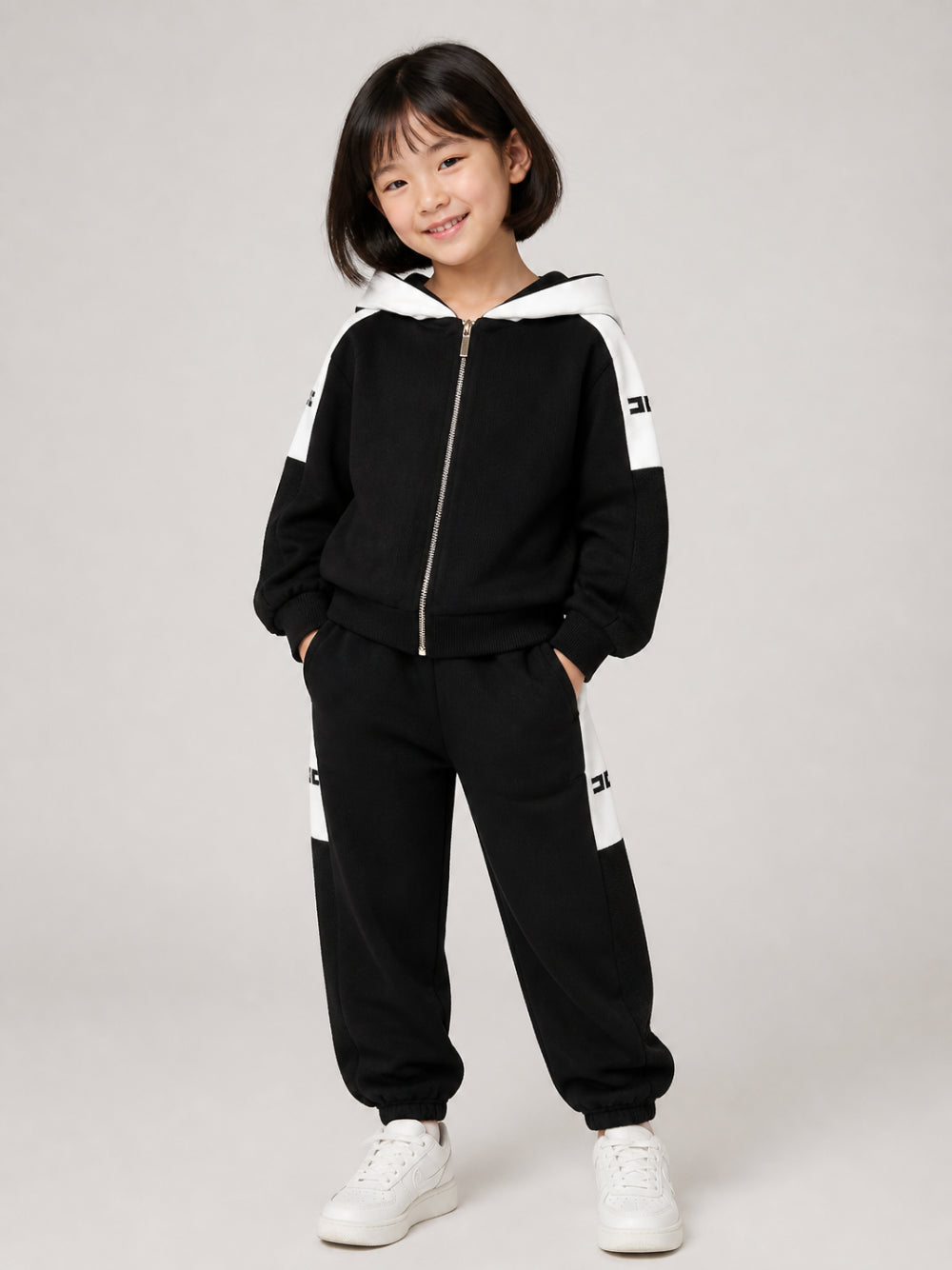 Felpa per bambina Elisabetta Franchi La Mia Bambina nera con inserti in colore bianco EFFE175CFF017 N101 ElISABETTA FRANCHI KIDS