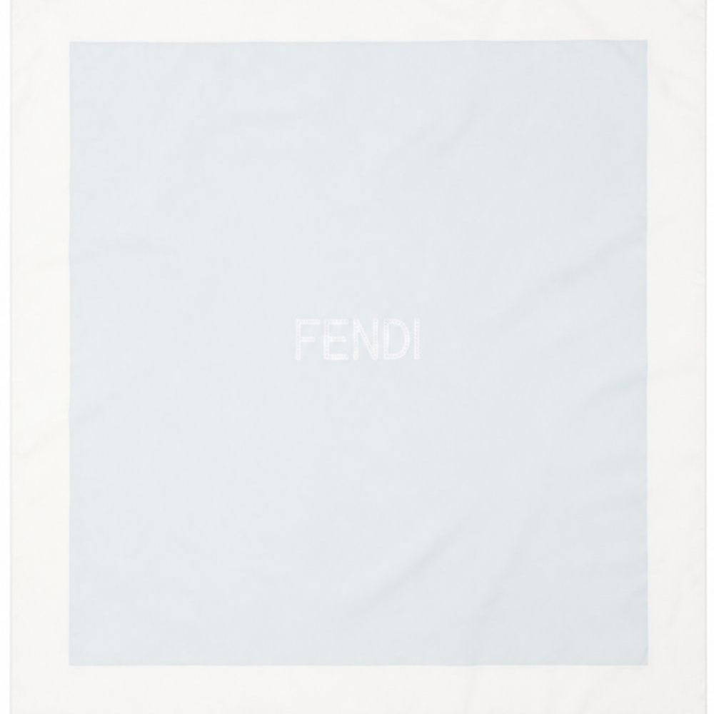 Coperta per neonato Fendi Kids azzurra con logo sul davanti BUJ340 8RA F19J4 FENDI KIDS