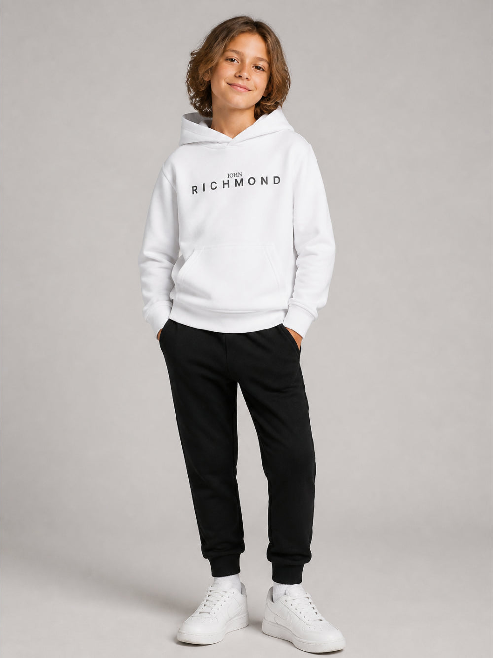 Completo felpa e pantaloni per bambino John Richmond Junior bianco e nero con logo sul davanti RBA26007CF WHITE JOHN RICHMOND KIDS