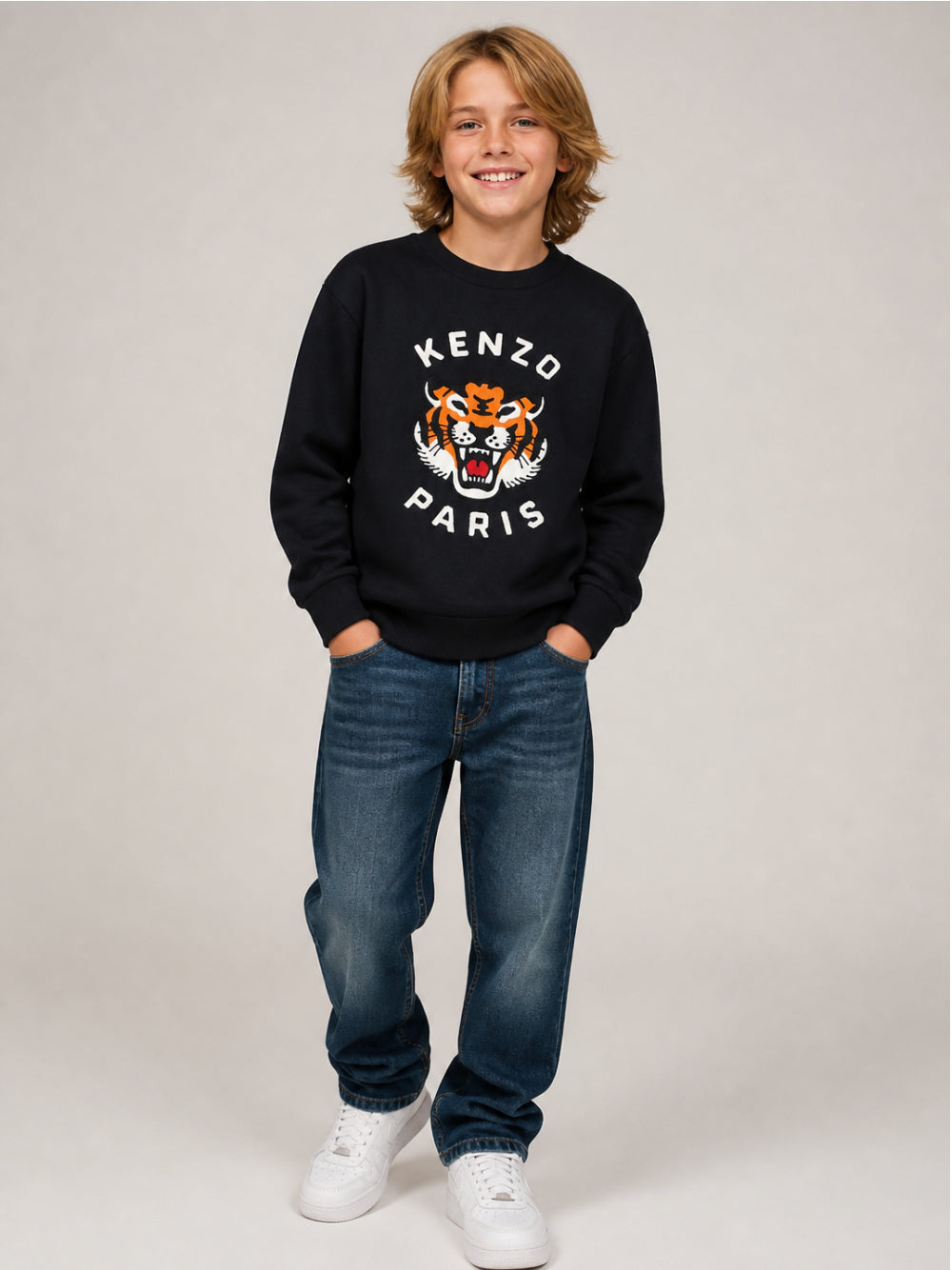 Felpa per bambino Kenzo Kids nera con motivo Tiger sul davanti K62029 845 KENZO KIDS