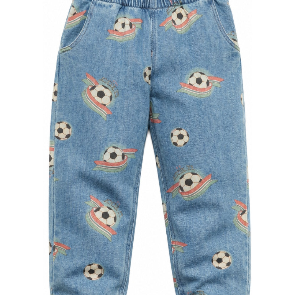 Jeans per bambino Konges Slojd Kids blu con stampa football all-over KS106133 P25170 KONGES SLOJD KIDS
