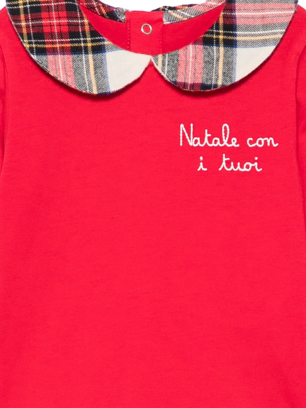 Body per neonato MC2 Saint Barth Kids rosso con frase ricamata sul davanti JCQ0001 02118M MC2 ST. BARTH KIDS
