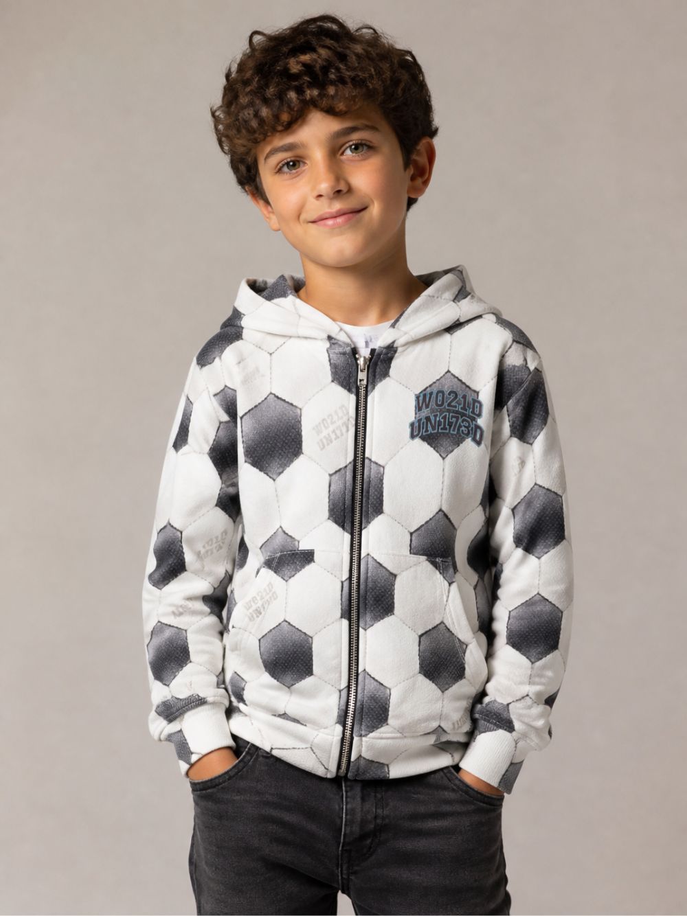 Felpa per bambino Molo kids bianca e nera con stampa grafica pallone 1W26J303 6253 MOLO KIDS