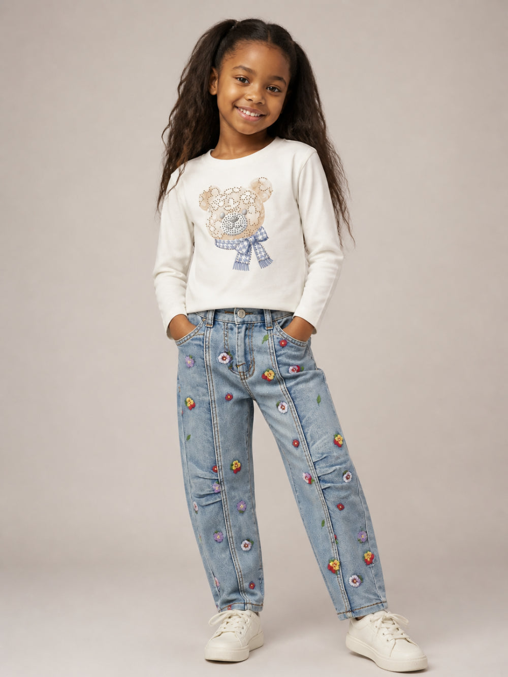 Jeans per bambina Monnalisa Kids in denim con ricamo a fiori 19H404 8042 6284 MONNALISA KIDS
