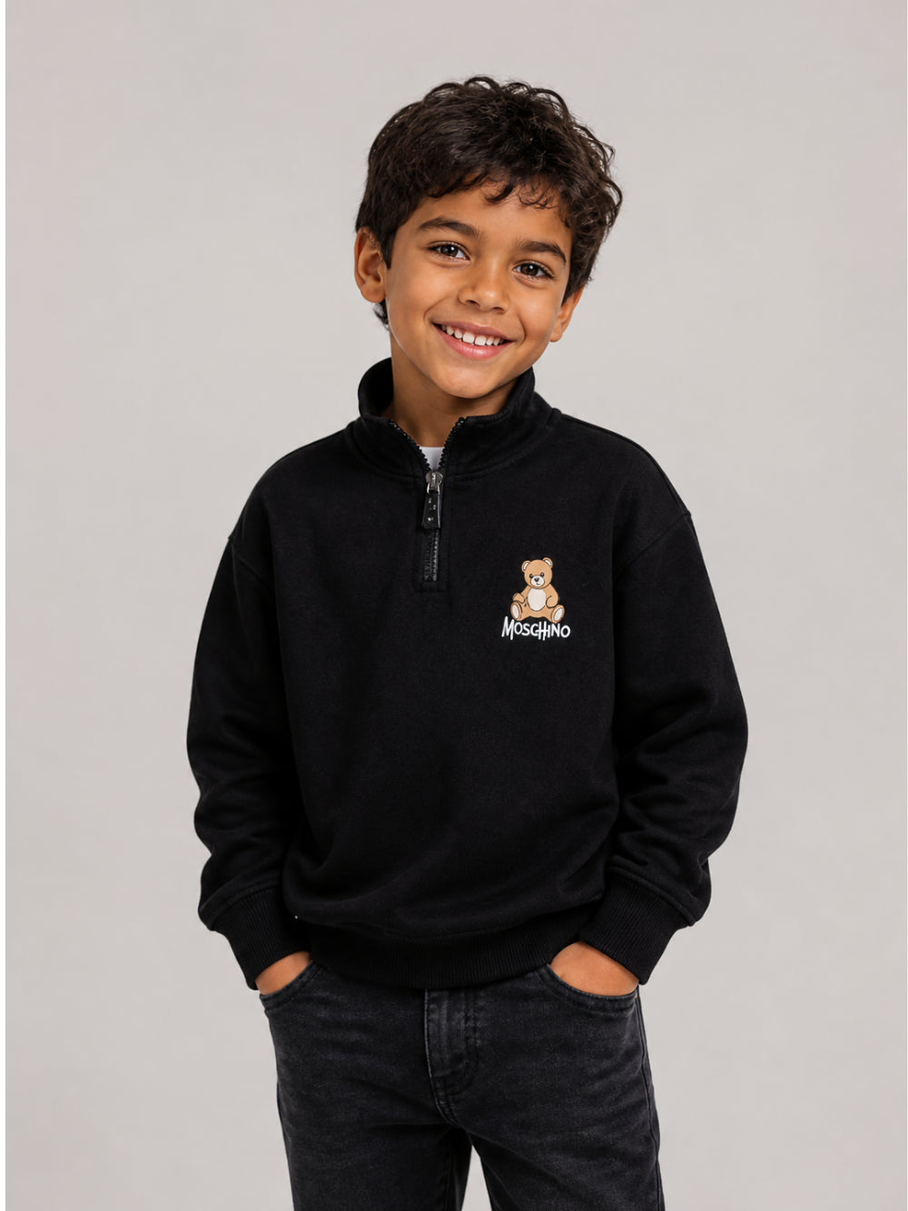 Felpa per bambino Moschino Kids nera con mezza zip HUF0A0LCA94 60100 MOSCHINO KIDS