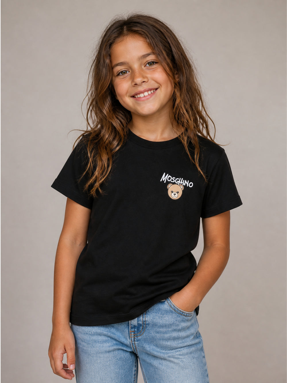 T-shirt per bambino Moschino Kids nera con stampa logo sul davanti HUM05VLAA34 60100 MOSCHINO KIDS