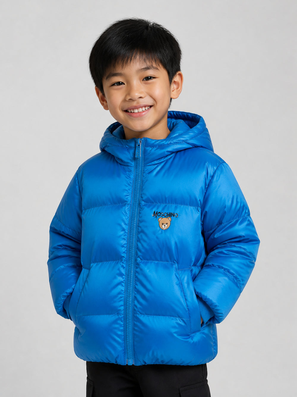 Giubbino per bambino Moschino Kids blu con stampa logo sul davanti HUS05PL3AC3 40157 MOSCHINO KIDS