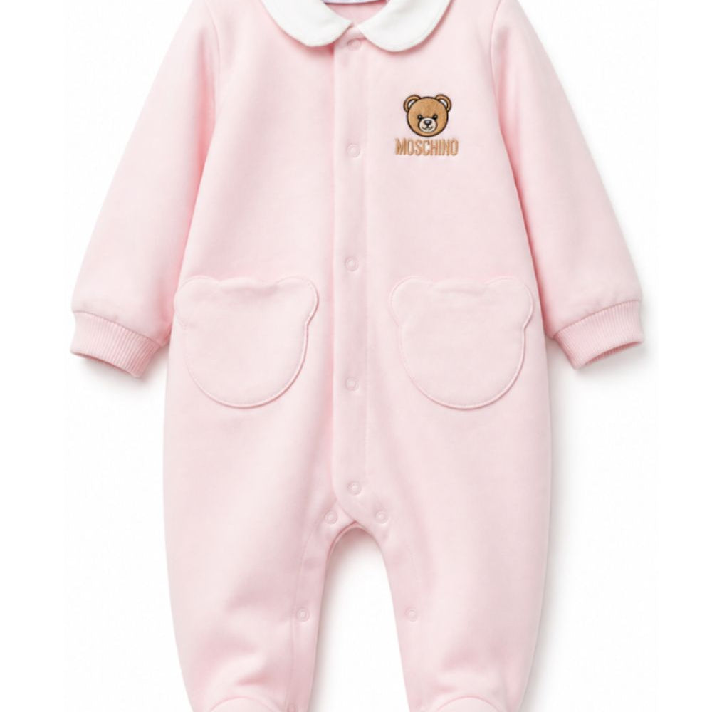 Tutina per neonata Moschino Kids rosa con motivo orsetto ricamato sul davanti MUY09DLCA40 50209 MOSCHINO KIDS