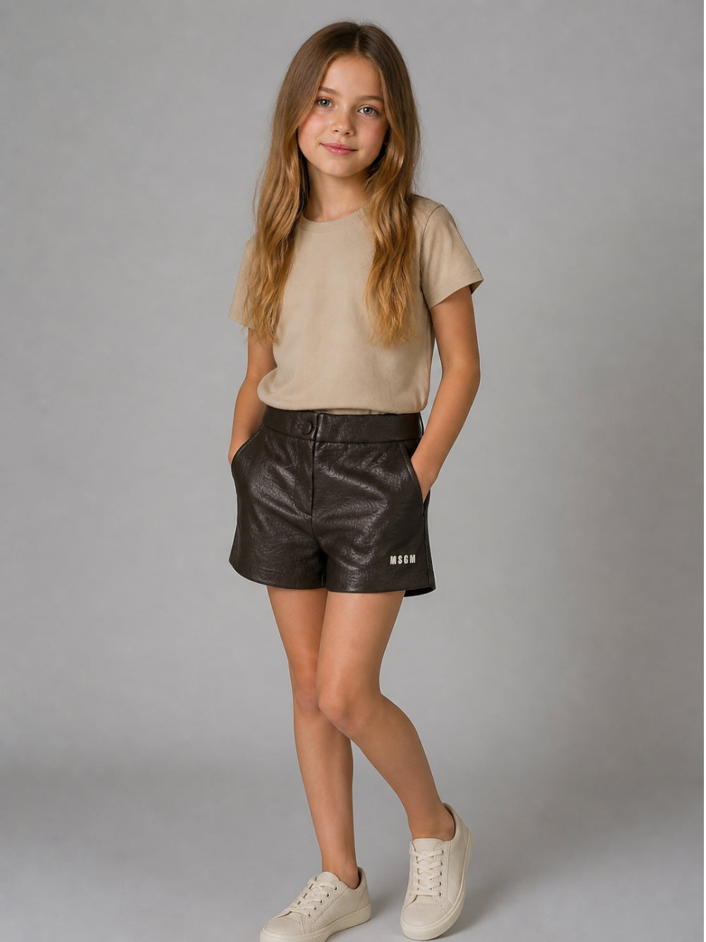 Shorts per bambina Msgm Kids marrone con chiusura frontale con bottone e zip F6MSJGSH080 943 MSGM KIDS