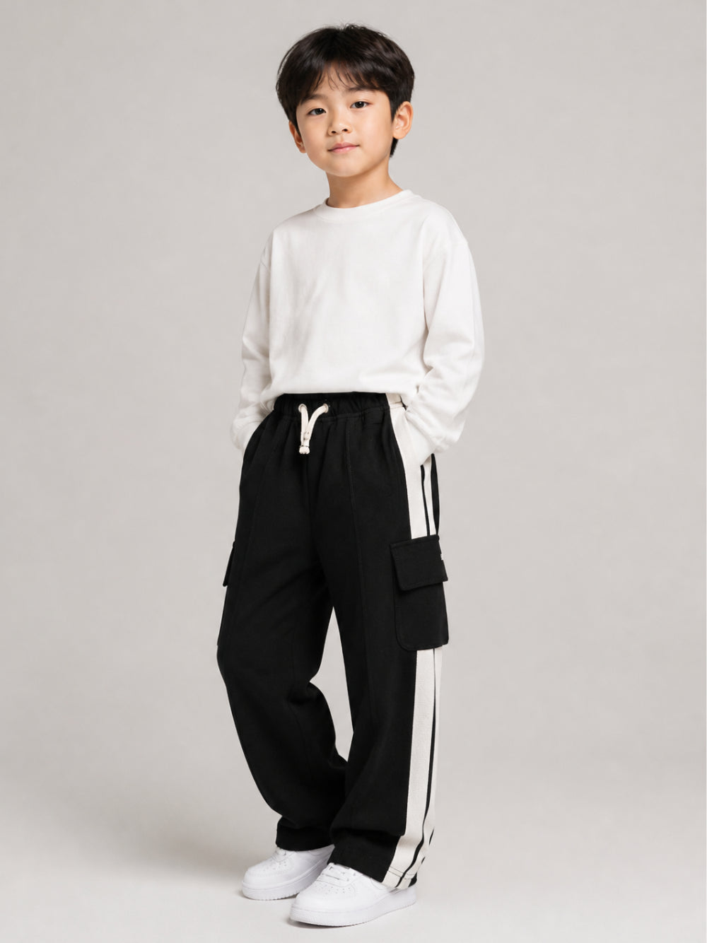 Pantaloni cargo per bambino Palm Angels Kids nero con dettaglio striscia laterale F6PAJBFP020 110 PALM ANGELS KIDS