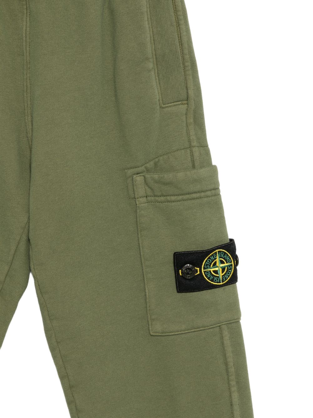 Pantaloni cargo per bambino Stone Island Kids verde con applicazione sulla gamba L2S166200002S0A20 V005G STONE ISLAND KIDS