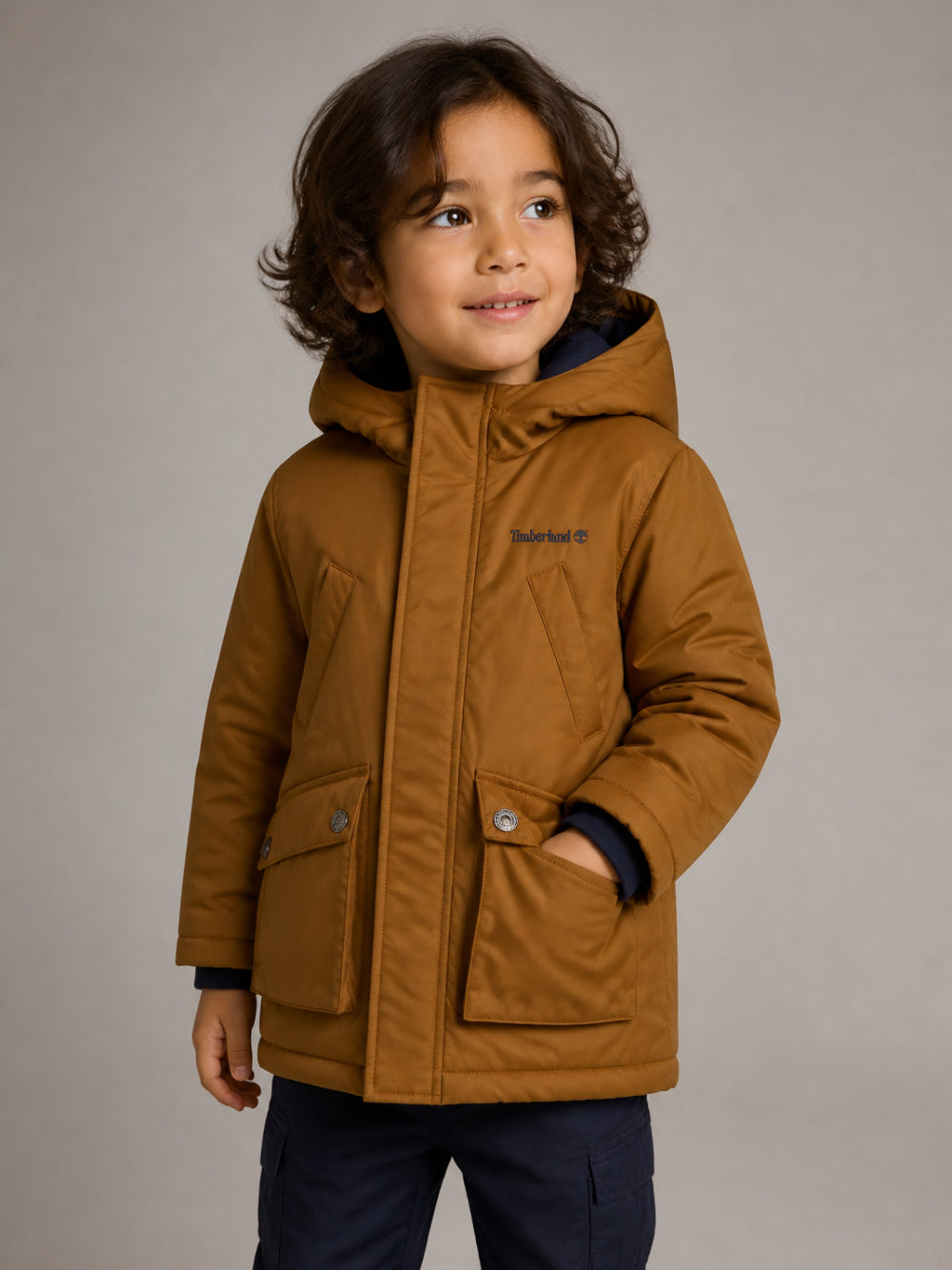 Giubbino per bambino Timberland Kids marrone con stampa logo sul petto T61061 325 TIMBERLAND KIDS