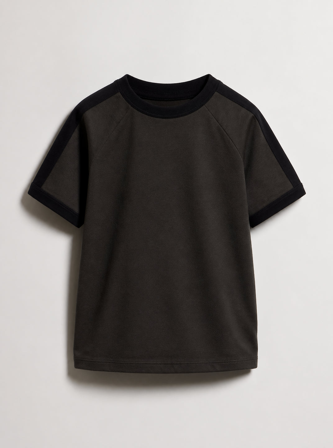 T-shirt per bambino Gucci Kids nera con dettaglio logo sul davanti A0044YXJHW6 1073 GUCCI KIDS