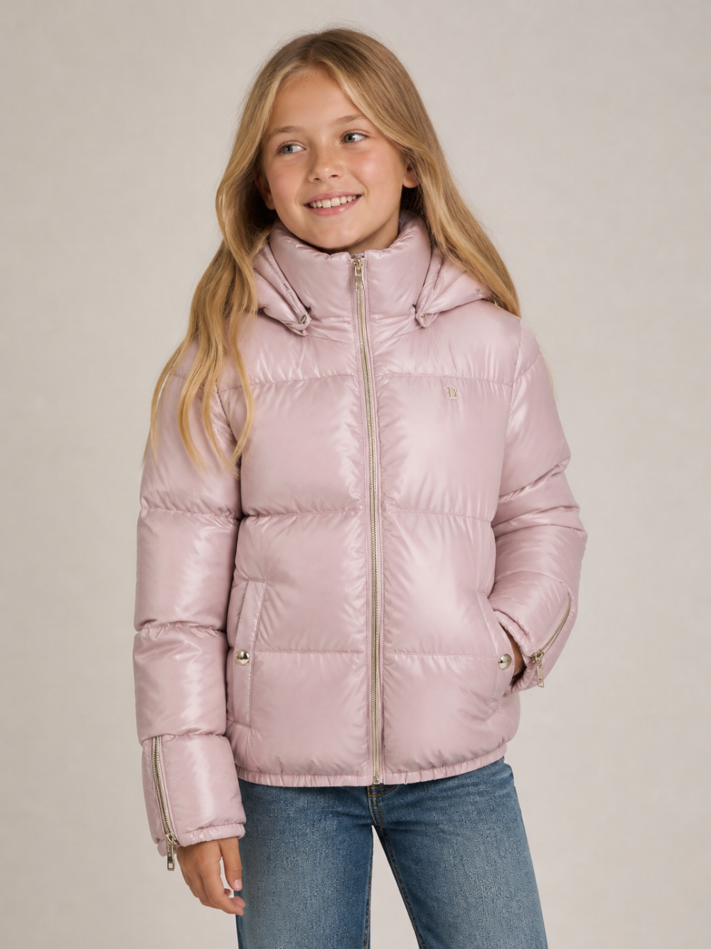 Giubbino per bambina Herno Kids rosa con placca logo sul petto PI000194G12017Z 4138 HERNO KIDS