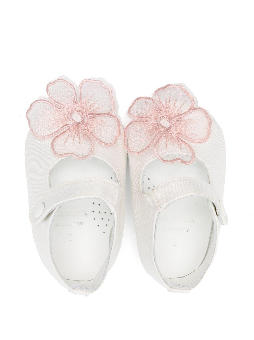 Ballerine per neonata Simonetta bianche con applicazione a fiore - Rubino Kids