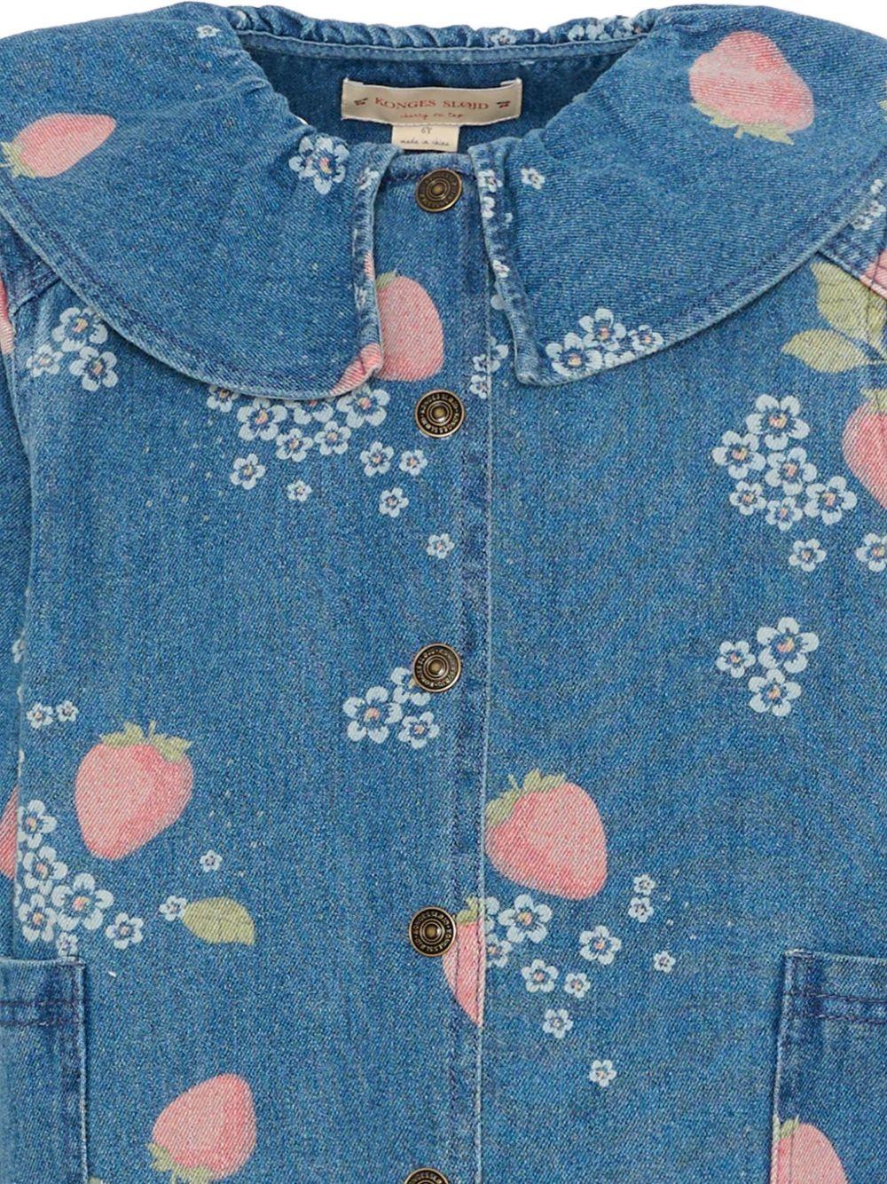 Giubbino per bambina Konges Sløjd denim con stampa fragole all - over - Rubino Kids