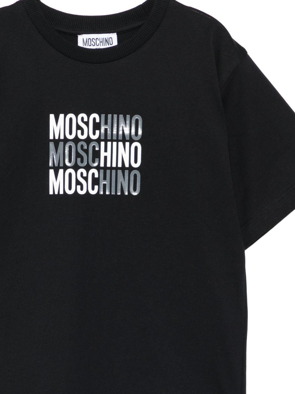 T-shirt per bambini Moschino Kids nera con logo sul davanti H5M05GLAA23 60100 MOSCHINO KIDS