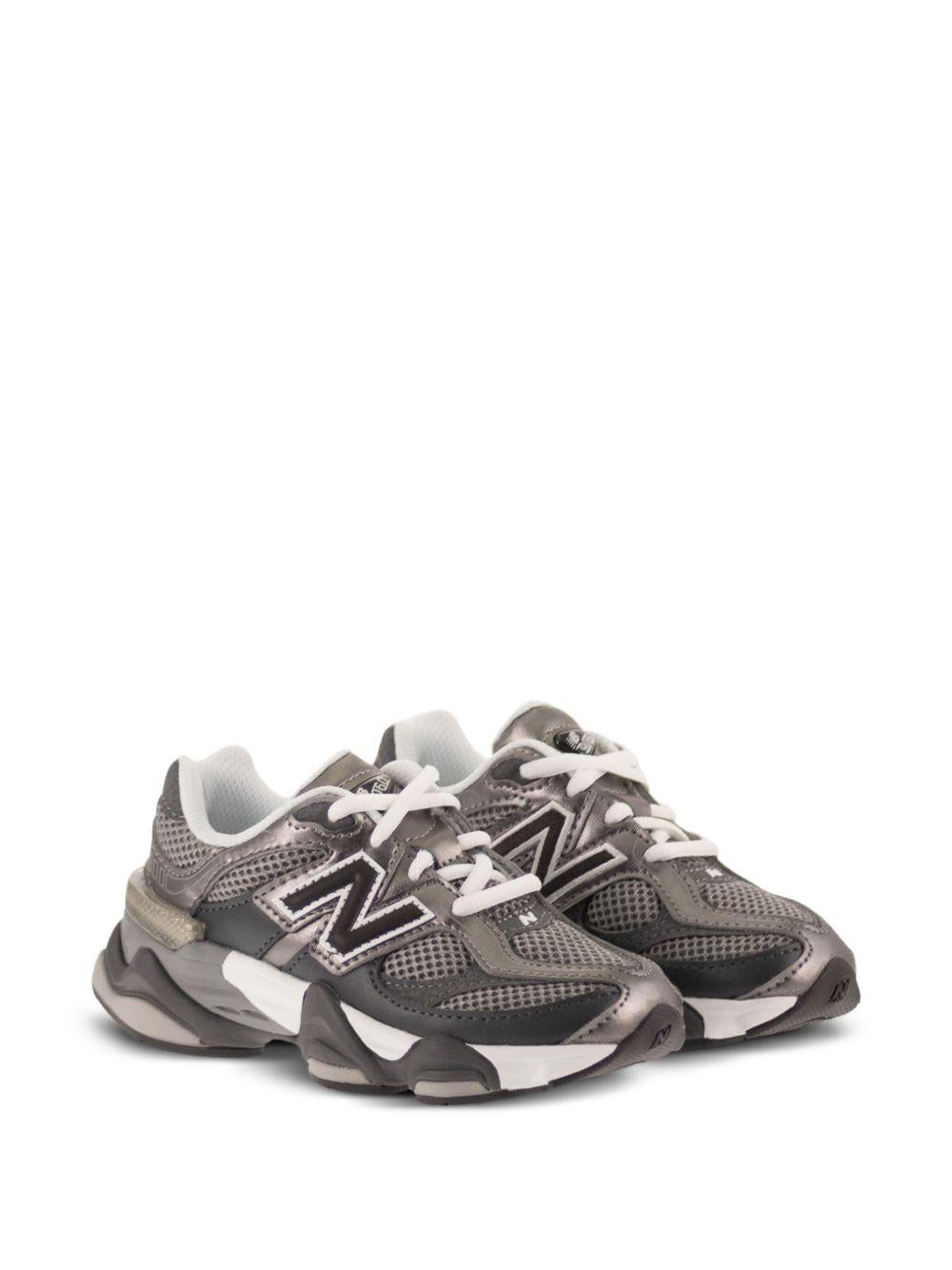 Sneakers per bambini 9060 New Balance Kids grigie con chiusura con lacci P9060 3AL NEW BALANCE KIDS