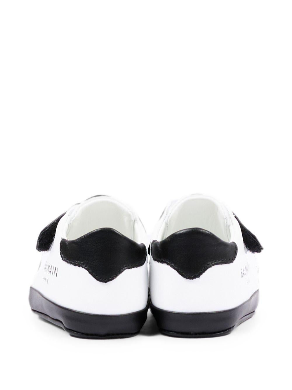 Sneakers per neonati Balmain Kids bianche e nere con logo sul davanti BZ0336 Y0051 100NE BALMAIN KIDS