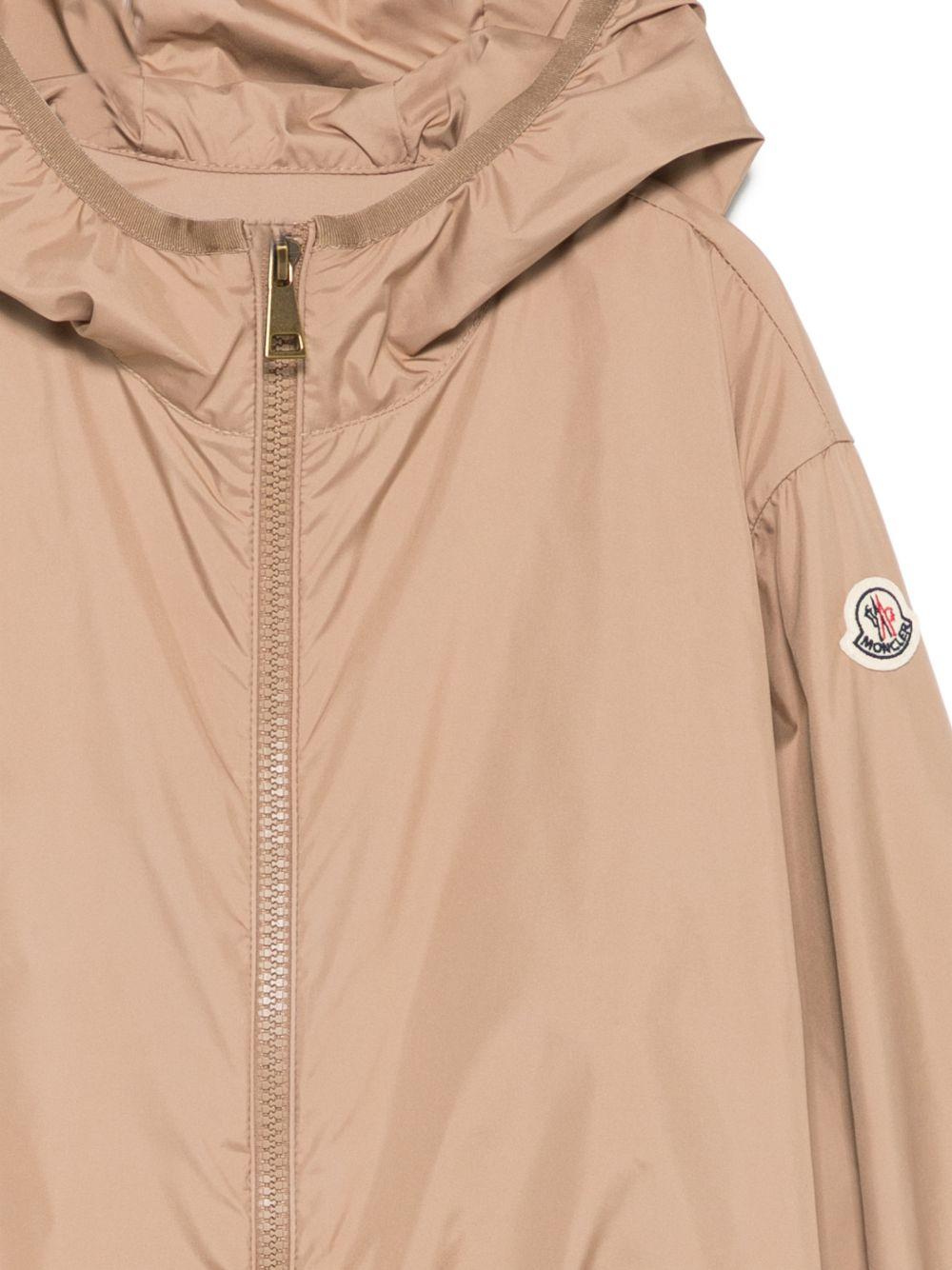 Giubbino per bambino Moncler Enfant marrone chiaro con cappuccio e cerniera L19541A0008354AQE 513 MONCLER ENFANT