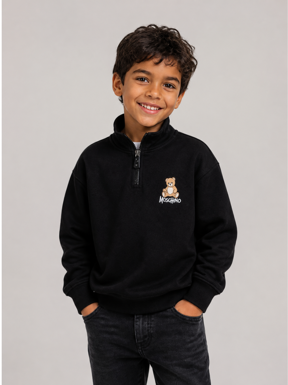 Felpa per bambino Moschino Kids nera con mezza zip HUF0A0LCA94 60100 MOSCHINO KIDS