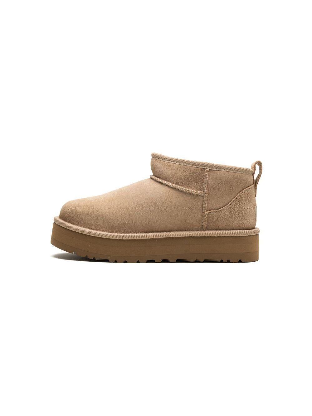 Stivali Classic Ultra Mini per bambino UGG Kids beige con suola rialzata 1157791K SAN UGG