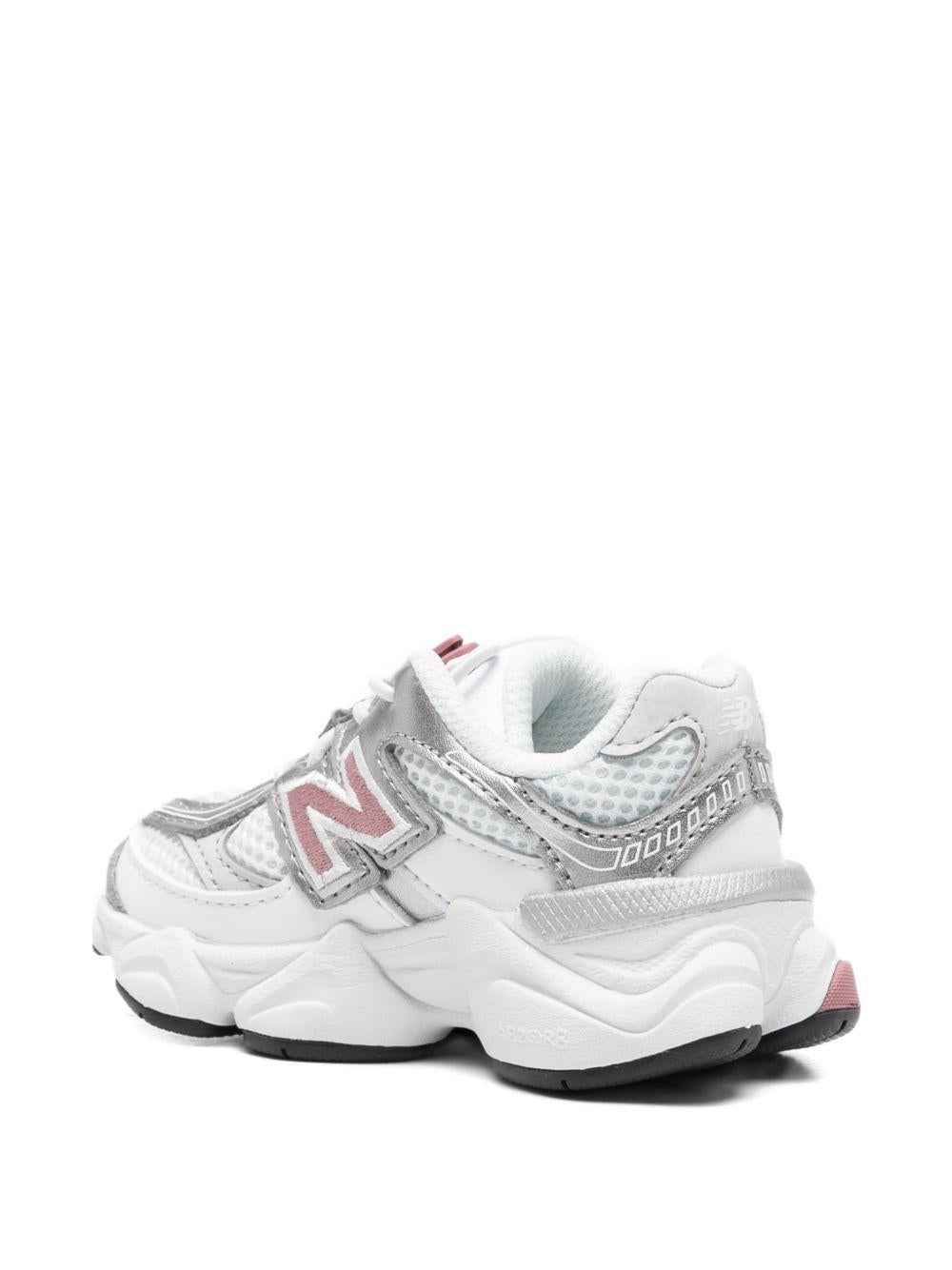Sneakers per bambina 9060 New Balance Kids bianche con dettagli argento I9060 6HV NEW BALANCE KIDS