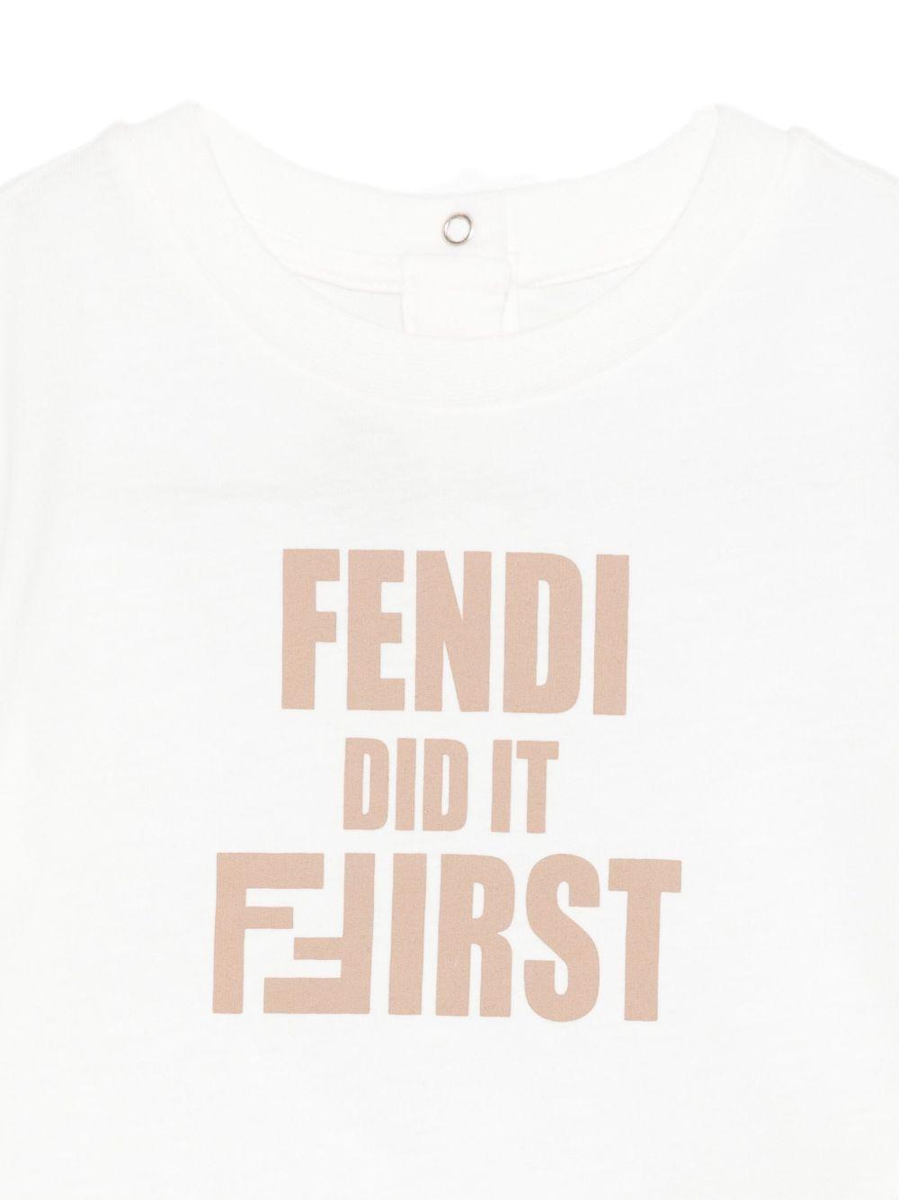 T-shirt per neonati Fendi Kids bianca con stampa del logo BUI105 7AJ F1TJL FENDI KIDS