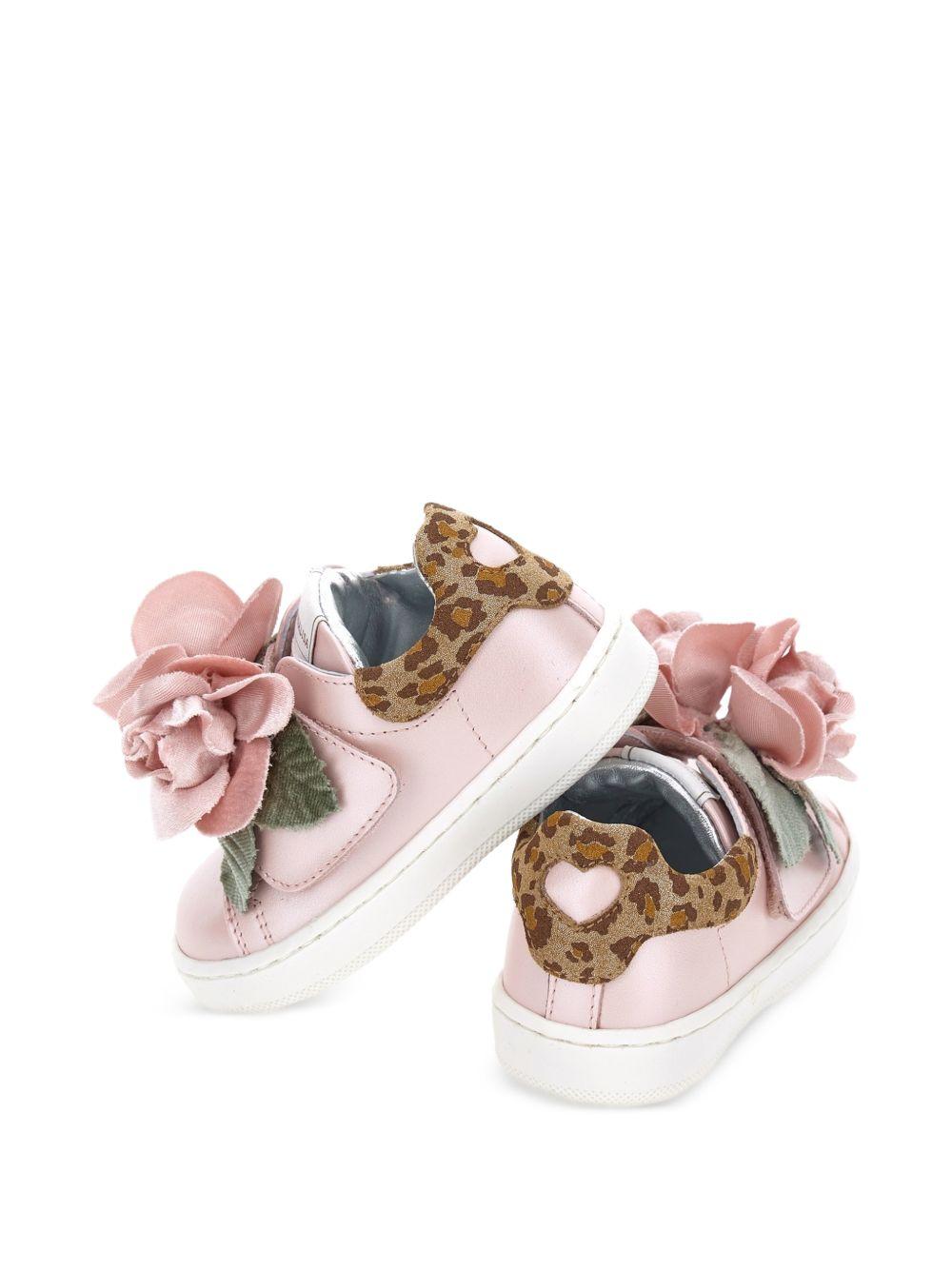 Sneakers per bambina Monnalisa Kids rosa con applicazione fiore in rilievo 83H001 8777 0194 MONNALISA KIDS