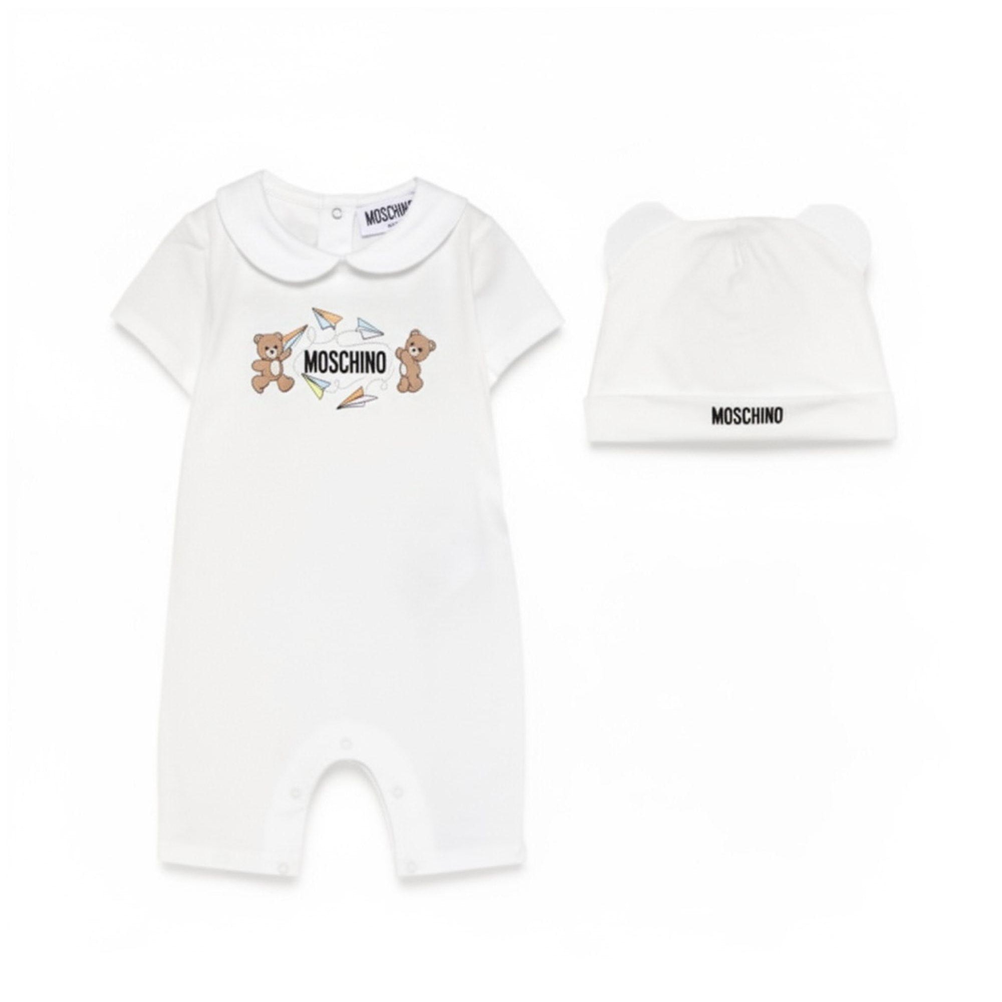 Set tutina e cappellino per neonati Moschino Kids bianco con stampa Teddy Bear MUY090LAA01 10063 MOSCHINO KIDS
