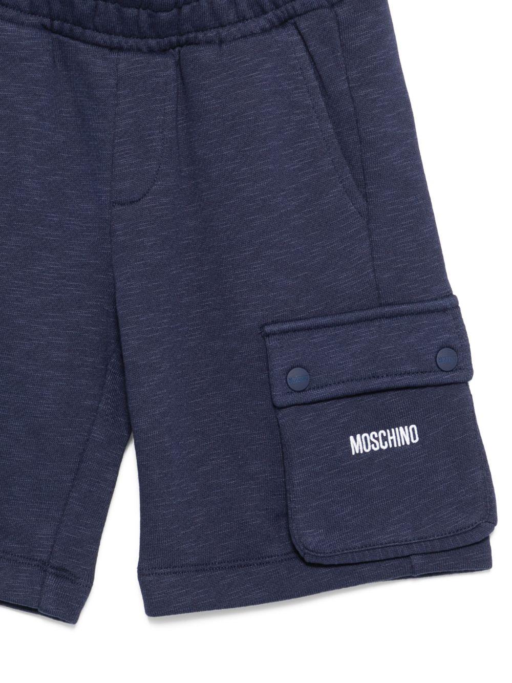 Set t-shirt e shorts per bambino Moschino Kids beige e blu con tasche cargo HUG00WLCA88 83700 MOSCHINO KIDS