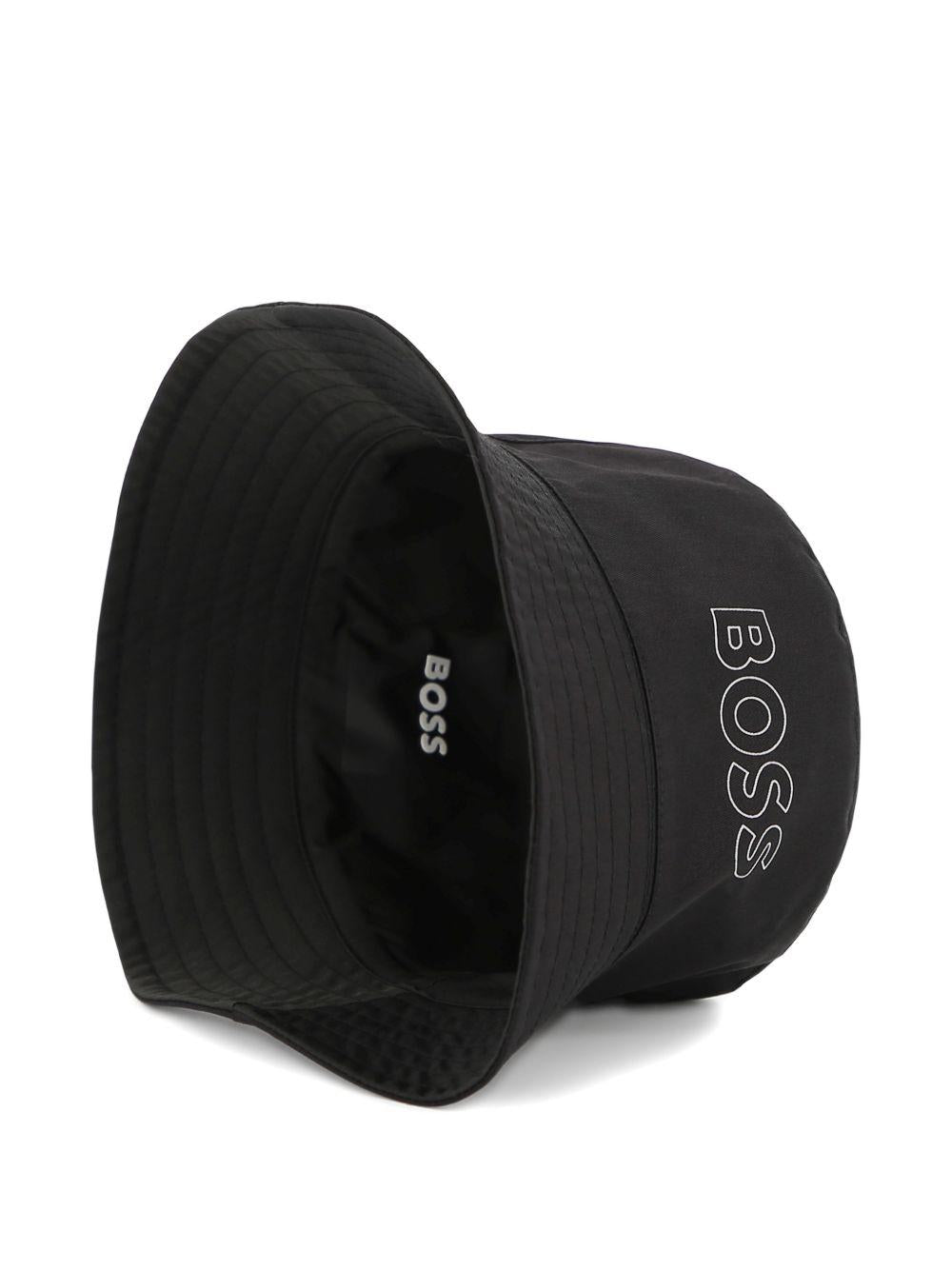 Cappello bucket per bambino BOSS Kids nero con stampa J53113 09B BOSS KIDS