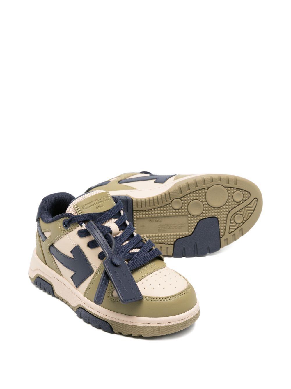 Sneakers per bambini Off-White Kids Out Of Office verdi con motivo Arrows OBIA011S26LEA001 1754 OFF WHITE KIDS