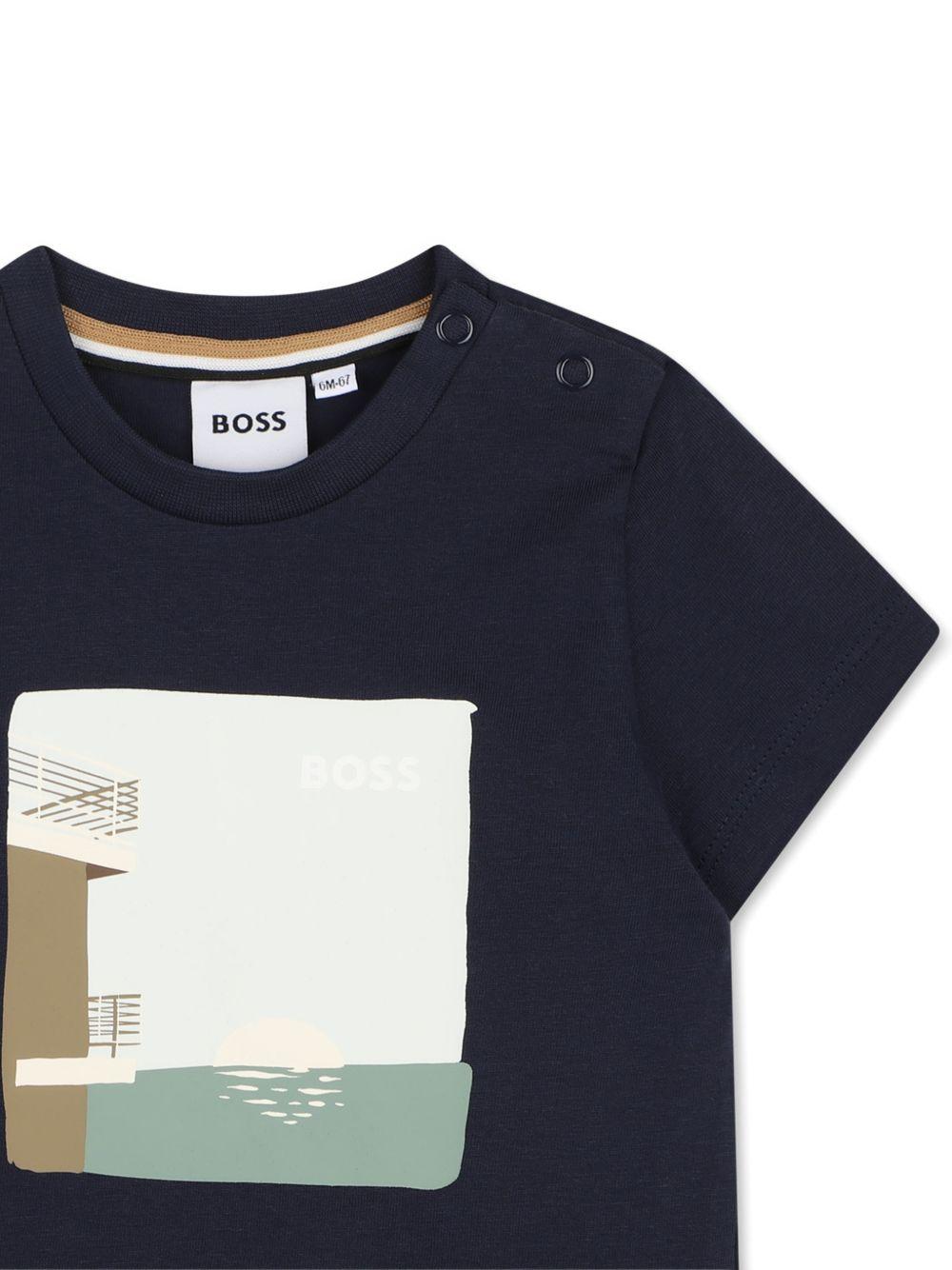 T-shirt per neonato Boss Kids blu con stampa grafica sul davanti J52886 849 BOSS KIDS