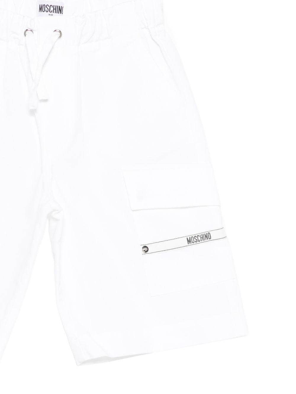 Shorts cargo per bambino Moschino Kids bianco con dettaglio logo HUQ02ILLA14 10101 MOSCHINO KIDS