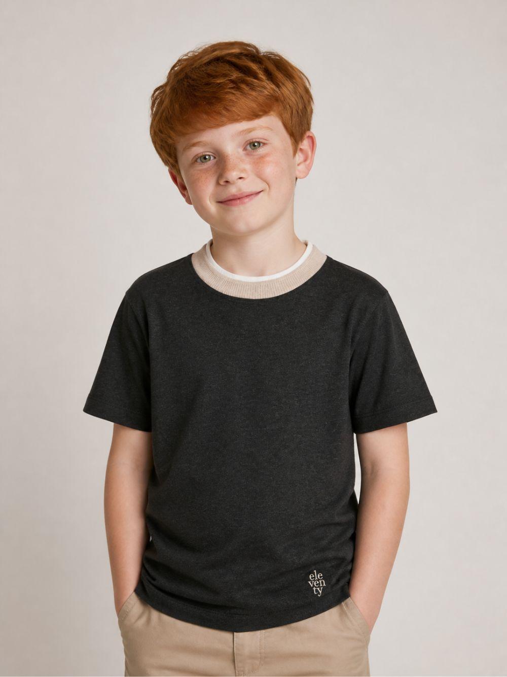 T-shirt per bambino Eleventy Kids grigia con girocollo a contrasto EZ8H11 Z3711 811 ELEVENTY KIDS