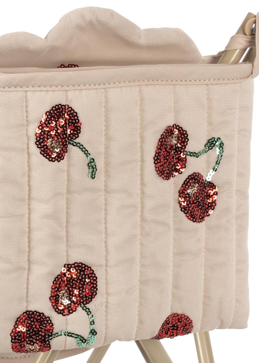 Passeggino per bambole per bambina Konges Slojd beige con dettagli ciliegie KS105561 MON CHERI SEQUIN KONGES SLOJD