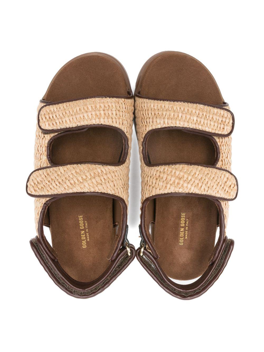 Sandali per bambini Golden Goose Kids beige con cinturino in rafia F00965F007669 15400 GOLDEN GOOSE KIDS