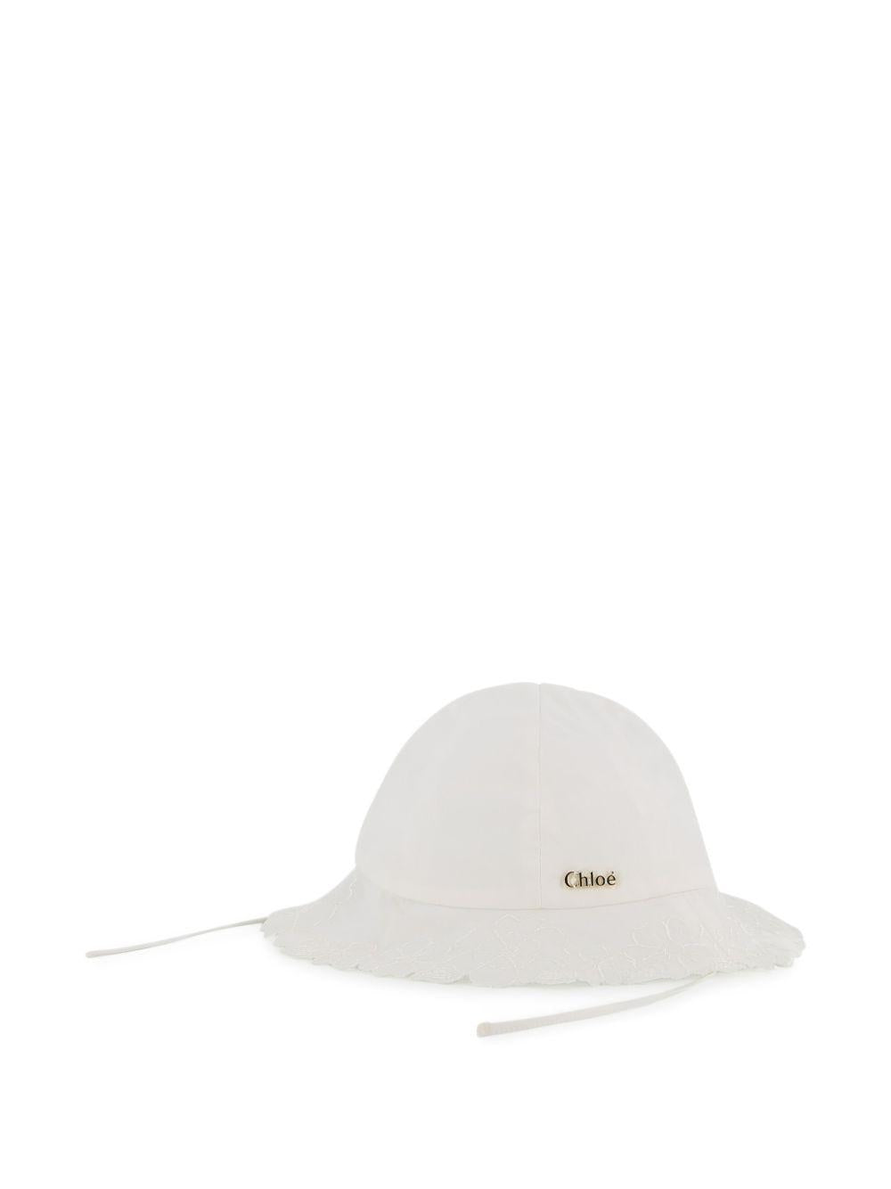 Cappello per bambina Chloé Kids bianco con ricamo floreale C20916 117 CHLOE' KIDS