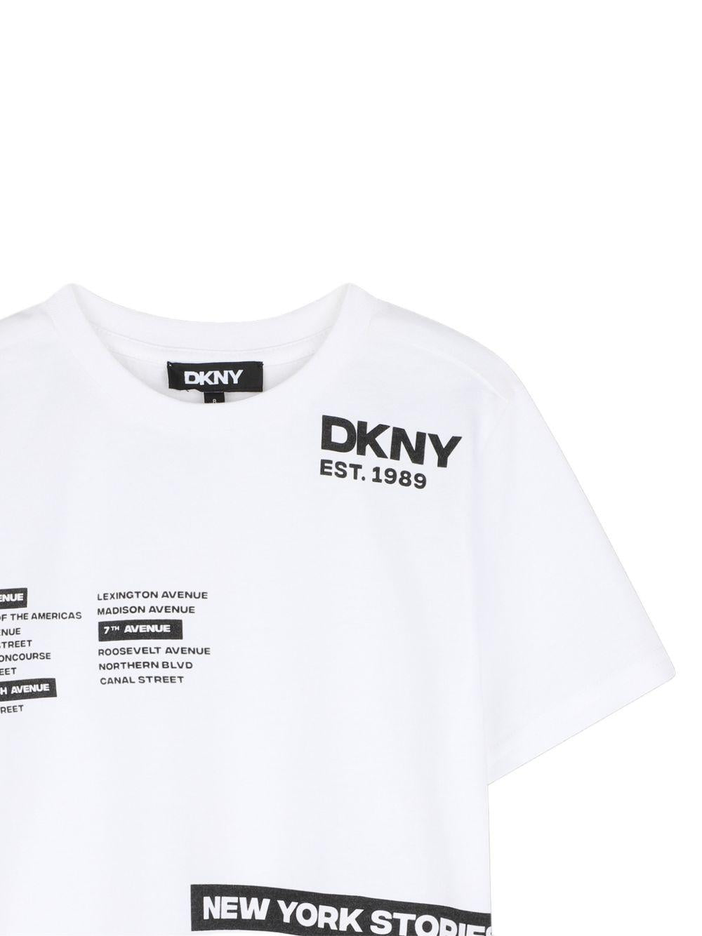 Set t-shirt e shorts per bambino Dkny Kids bianco e beige con stampa logo D62521 20P DKNY