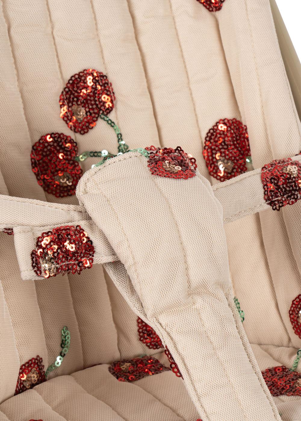 Passeggino per bambole per bambina Konges Slojd beige con dettagli ciliegie KS105561 MON CHERI SEQUIN KONGES SLOJD