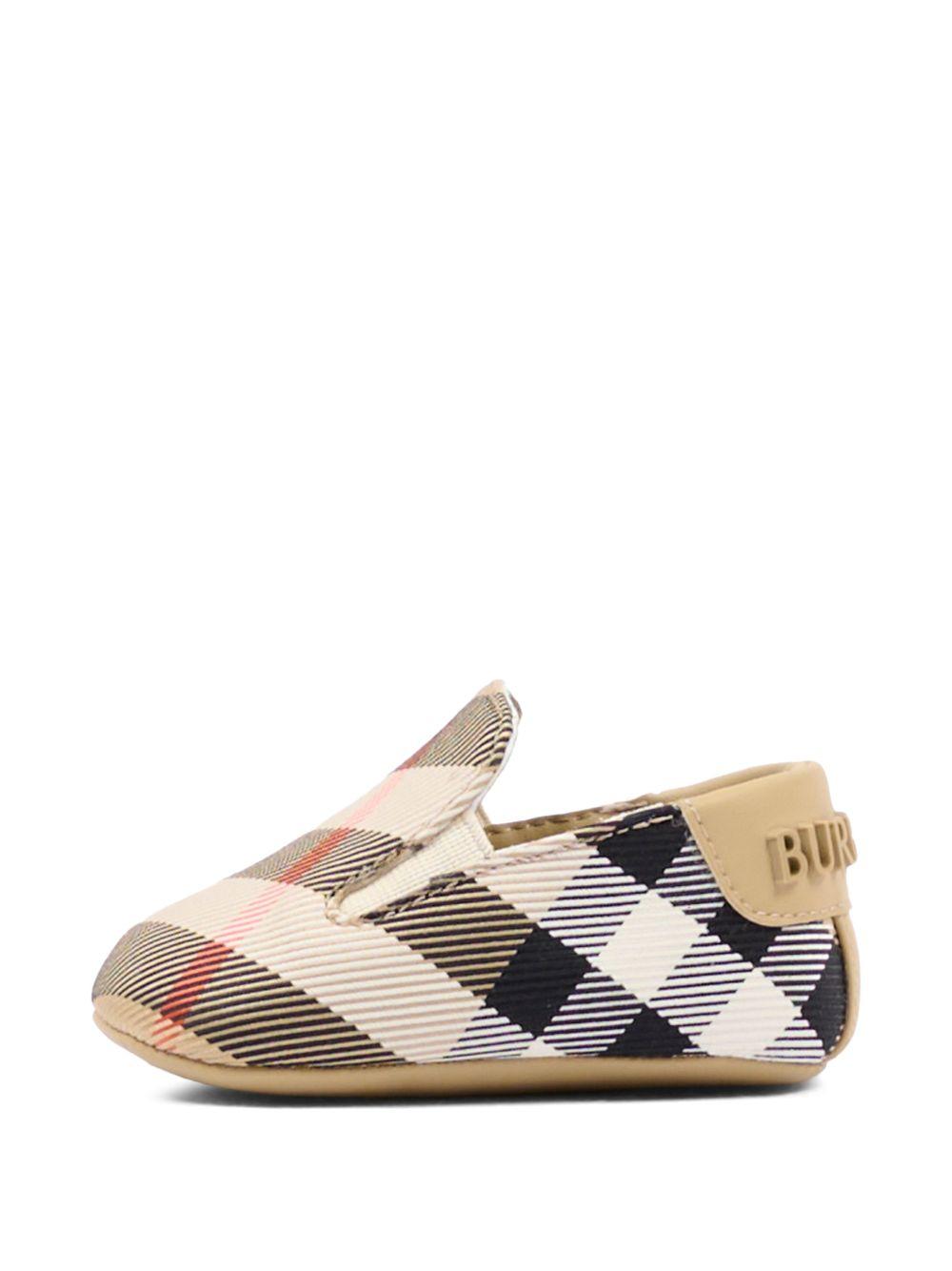Scarpe primi passi per neonati Burberry Kids beige con motivo Vintage Check 8123757 B9368 BURBERRY KIDS