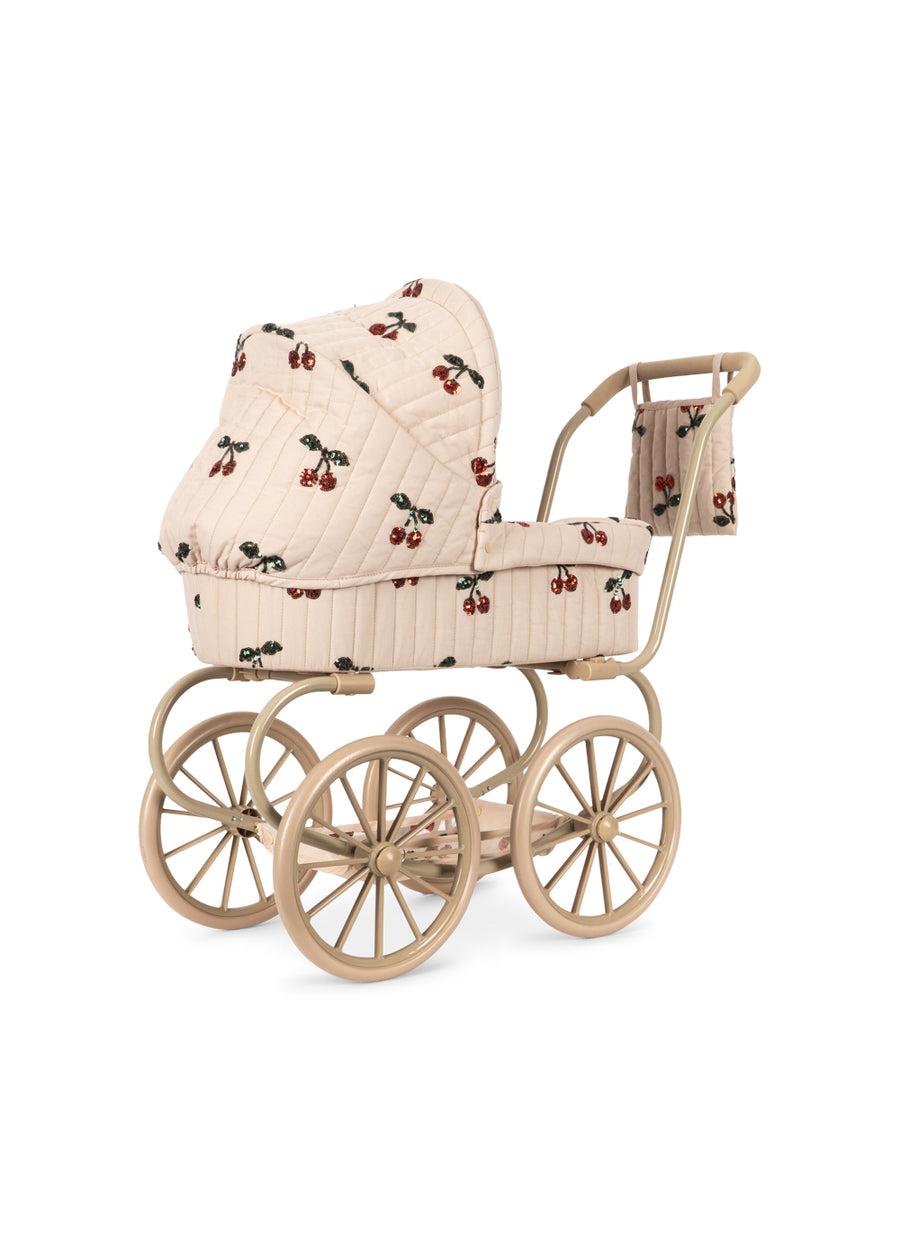 Passeggino per bambole per bambina Konges Slojd beige con dettagli ciliegie KS105663 MON CHERI SEQUIN KONGES SLOJD