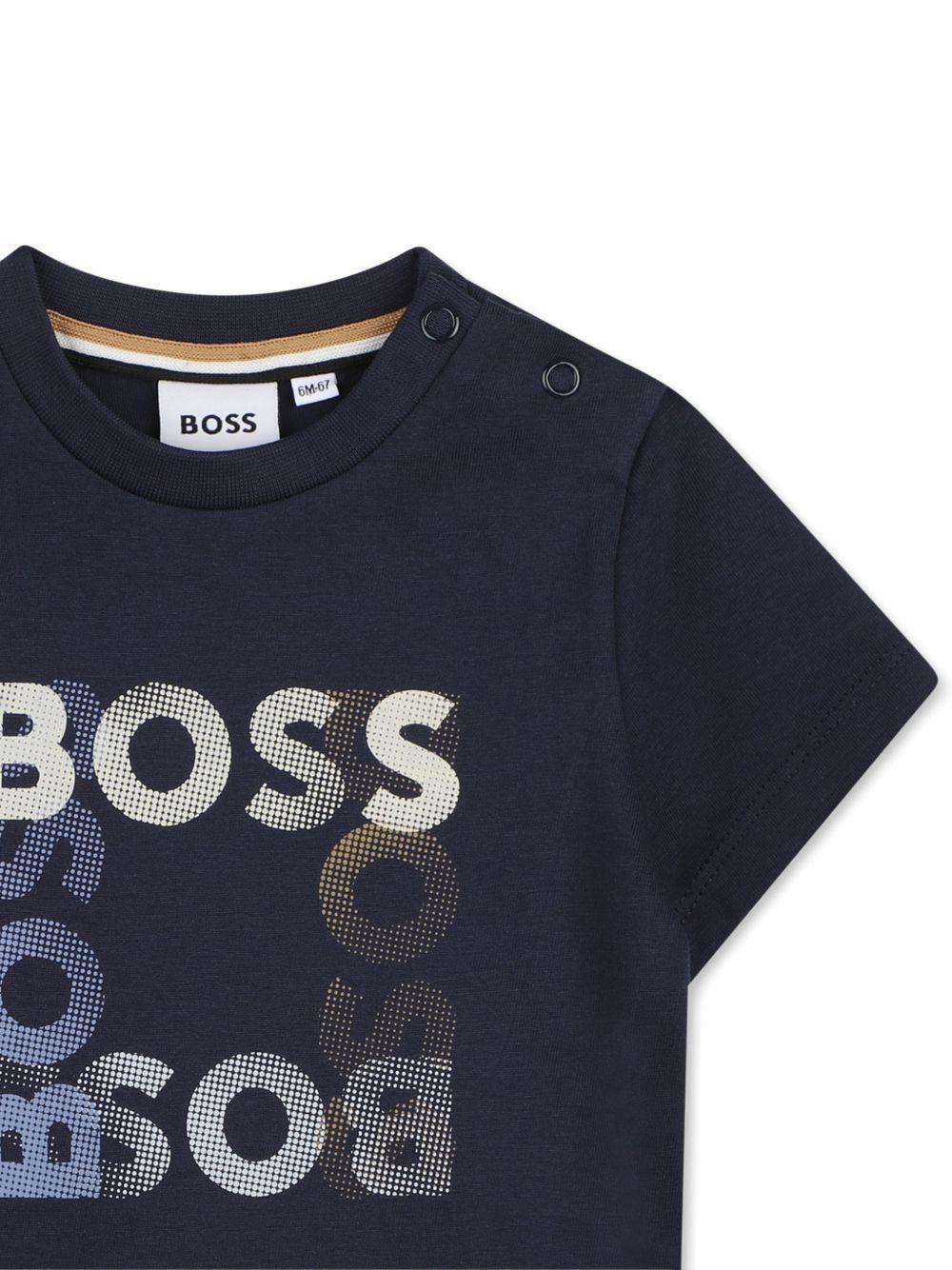 T-shirt per neonato Boss Kids blu con stampa grafica sul davanti J52882 849 BOSS KIDS