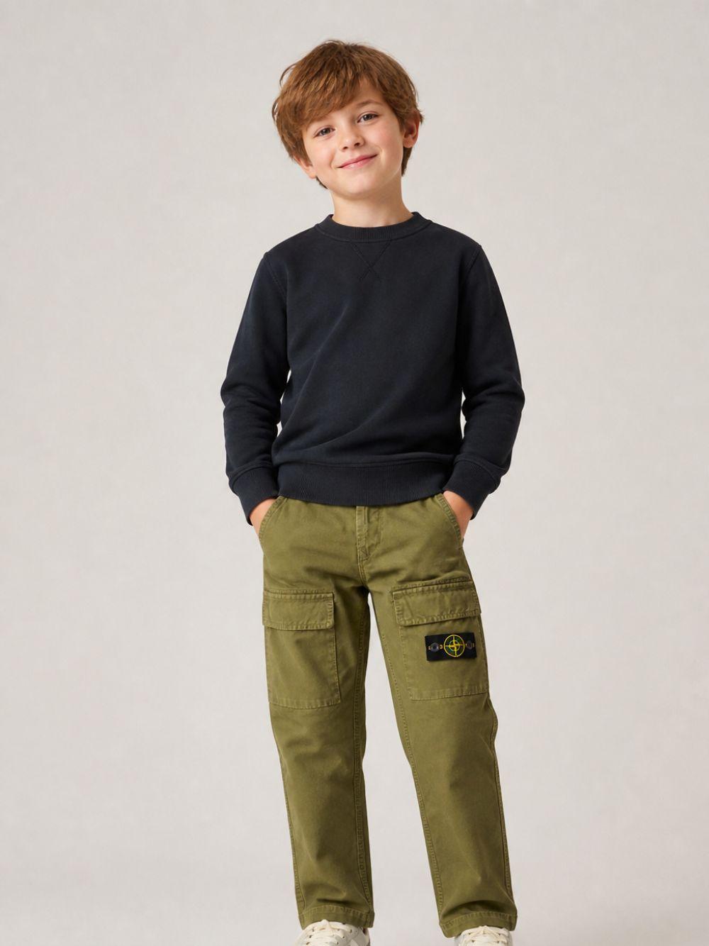 Cargo per bambino Stone Island Kids verde con applicazione Compass L2S163100001S0104 V015G STONE ISLAND KIDS